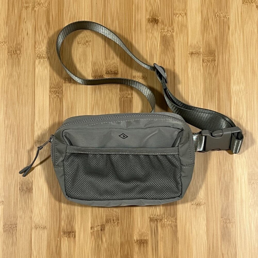 Abercrombie YPB Belt Crossbody Bag Mesh Active Fanny Pack Sage Green